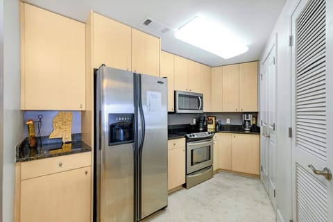 Condo, Multiple Beds, Ocean View | Private kitchen | Fridge, microwave, oven, stovetop