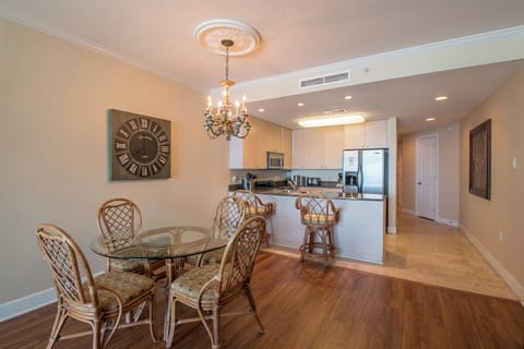 Condo, Multiple Beds, Ocean View | Dining