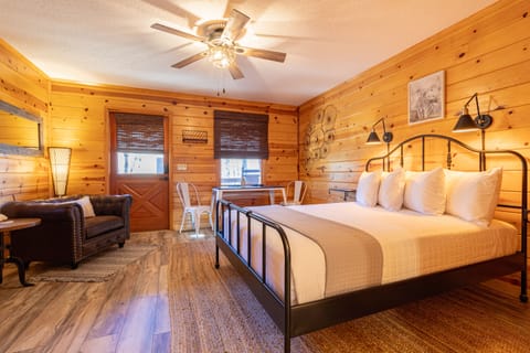 Pisgah Lodge - Queen + Bunk Suite | Hypo-allergenic bedding, individually decorated, individually furnished