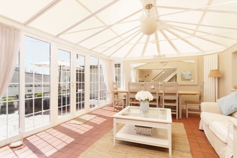 Luxury House | Living area | Fireplace