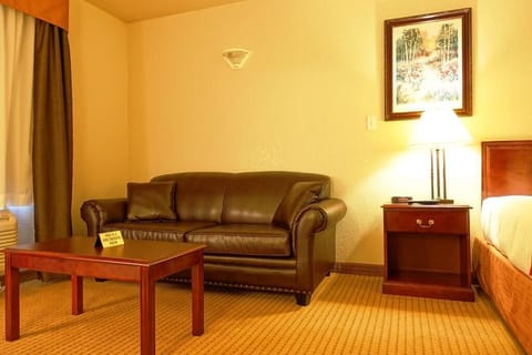 Deluxe Room, Non Smoking | Desk, laptop workspace, free WiFi, bed sheets