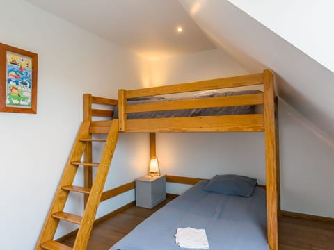 Furniture, Property, Building, Comfort, Wood, Interior Design, Ladder, Bed, Floor, House