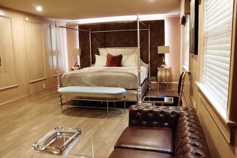 The Kennedy Suite | Premium bedding, pillowtop beds, individually decorated