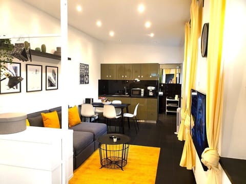 Living space & Kitchen