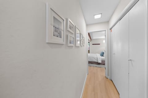 Townhome, Multiple Beds, Balcony, Mountain View (Mountain Shadows Chalet) | Interior