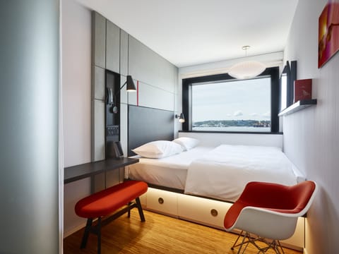 Room, 1 King Bed, Ocean View | Premium bedding, down comforters, pillowtop beds, in-room safe