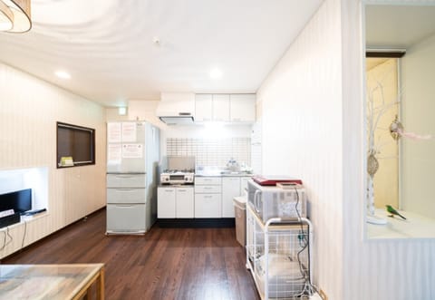 Basic Apartment | Private kitchen | Full-size fridge, microwave, stovetop, dishwasher