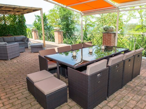 Table, Furniture, Property, Plant, Outdoor Table, Outdoor Furniture, Chair, Wood, Interior Design, Shade