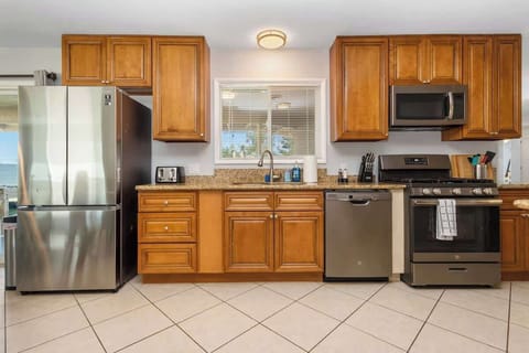 Our kitchen is a dream come true for everyone who enjoys cooking. You'd have stainless steel equipment as well as the pots and pans you'd need to create your best recipes that would please everyone's taste buds.