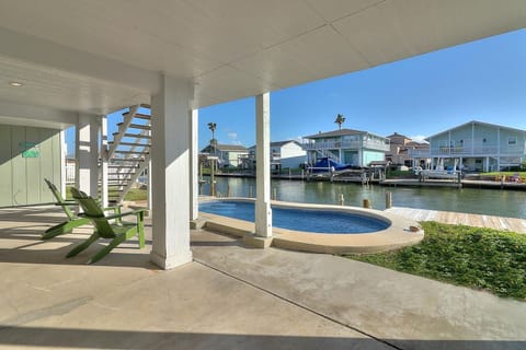 House, 4 Bedrooms | Pool