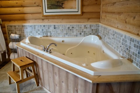 The Up North Room (2nd floor) | Jetted tub