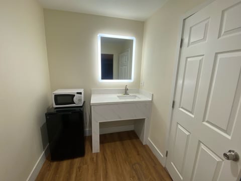 Standard Single Room | Bathroom | Towels