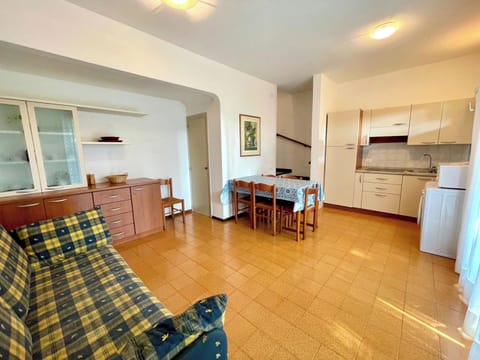 Villa, 2 Bedrooms, Balcony, Garden View | Interior