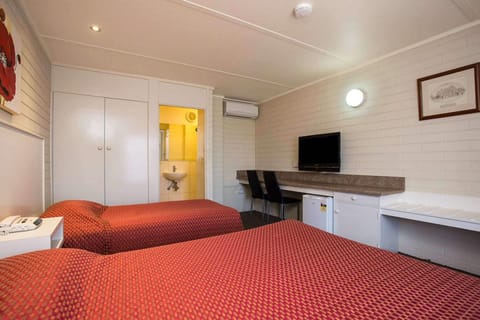 Standard Room, Multiple Beds, Non Smoking | Minibar, desk, iron/ironing board, free WiFi