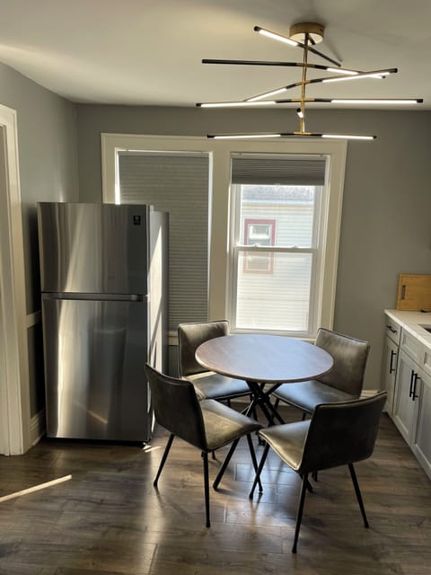 Lots of sunlight and cushioned seats