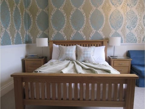 Deluxe Double Room, Ensuite (Room 9) | Individually decorated, iron/ironing board, free WiFi, bed sheets