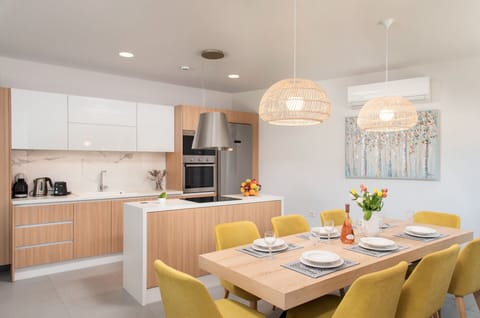 Dining Room, Kitchen