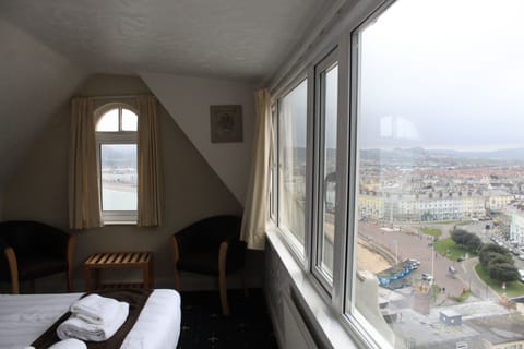 Standard Double Room, Sea View | Iron/ironing board, free cribs/infant beds, free WiFi, bed sheets