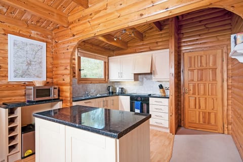 2 Bedroom Lodge without Hot TUB | Private kitchen | Full-size fridge, microwave, oven, stovetop