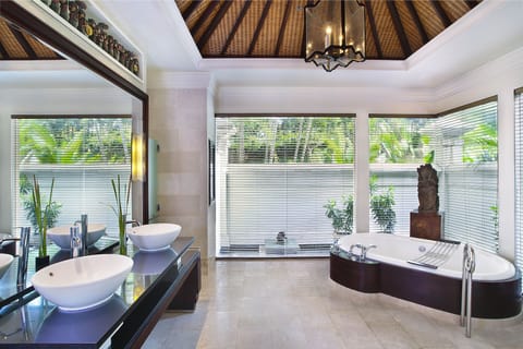 Villa, 1 Bedroom, Private Pool, Garden View | Bathroom | Eco-friendly toiletries, hair dryer, bathrobes, slippers