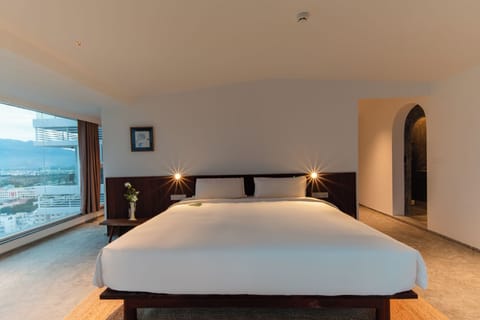 Rustic President Suite Room | Down comforters, pillowtop beds, minibar, in-room safe