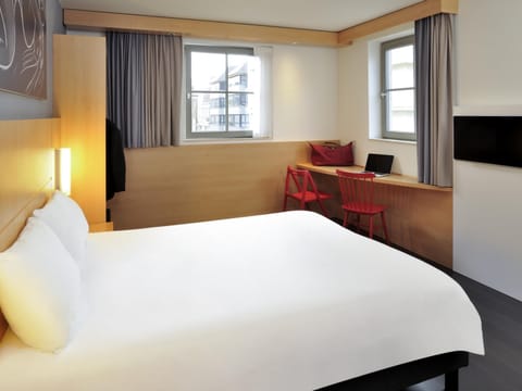 Standard Double Room | Premium bedding, desk, soundproofing, iron/ironing board