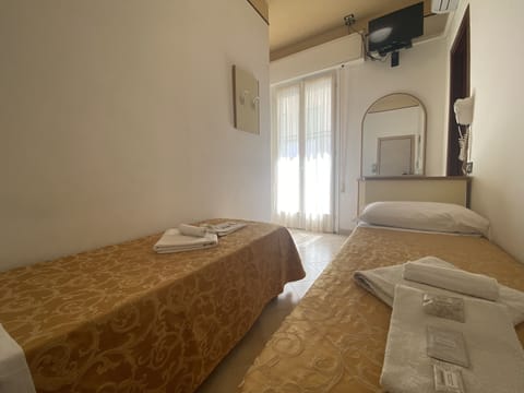 Standard Double Room, 2 Twin Beds, Balcony | Hypo-allergenic bedding, in-room safe, WiFi, bed sheets