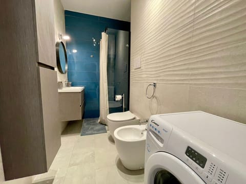 Studio, Multiple Bedrooms, Terrace, City View | Bathroom