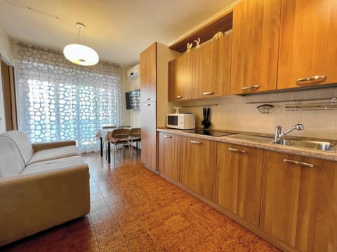 Studio, 1 Bedroom, Balcony, Pool View | Interior