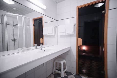 Superior Double or Twin Room, Sauna | Bathroom | Shower, rainfall showerhead, hair dryer, towels