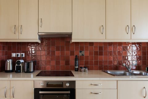 Standard Apartment | Private kitchen | Fridge, oven, espresso maker, coffee/tea maker