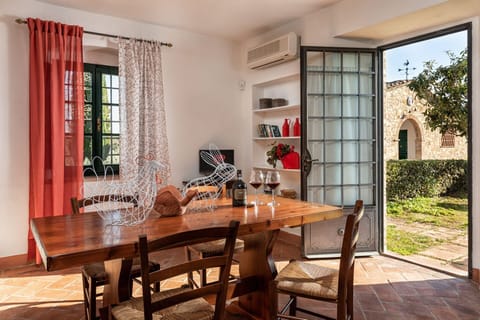 agriturismo-la-papessa-chianti-san-donato-farmhouse-rododendro-diningroom