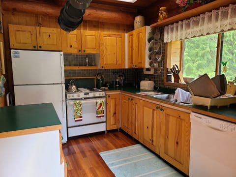 Villa (2 Bedrooms) | Private kitchen | Fridge, microwave, oven, stovetop