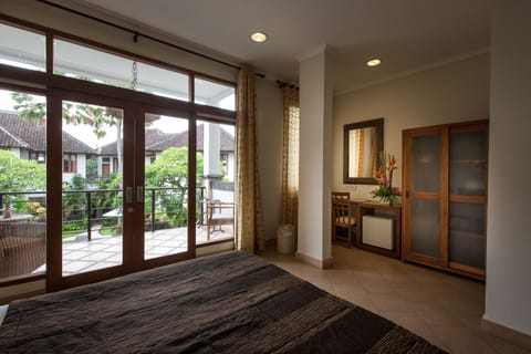 Standard Double Room, Pool View | In-room safe, desk, rollaway beds, free WiFi
