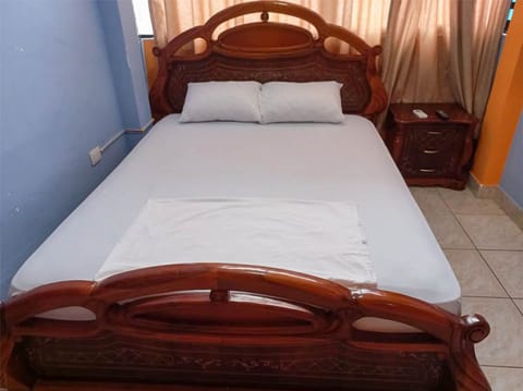 Standard Double Room | Free WiFi, bed sheets