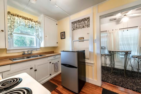 Rendezvous, Not Pet Friendly | Private kitchen | Fridge, microwave, coffee/tea maker, cookware/dishes/utensils