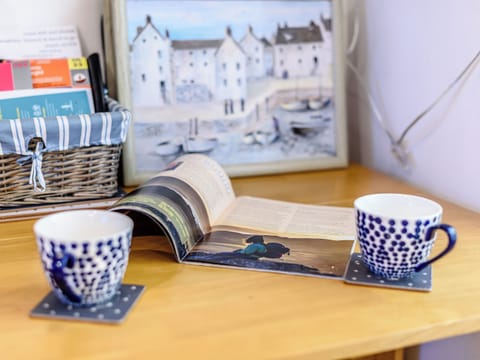 Intimate dining area | Pebble Cottage - Aberlovely Holidays, Aberdovey