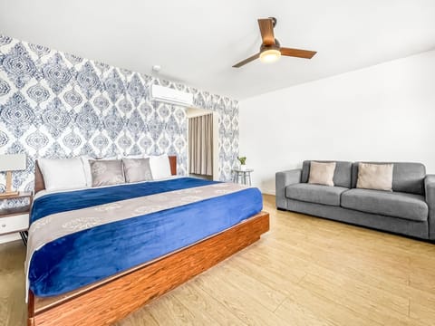 Deluxe Studio Suite | In-room safe, iron/ironing board, free WiFi, bed sheets