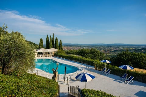 Sky, Water, Cloud, Swimming Pool, Plant, Nature, Azure, Tree, Vegetation, Outdoor Furniture