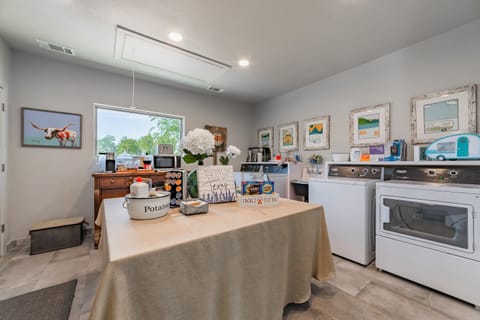 Bathhouse communal room