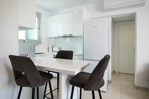 Deluxe Apartment | Private kitchen