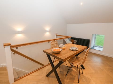 Cottage | Private kitchen | Fridge, dishwasher, electric kettle, toaster