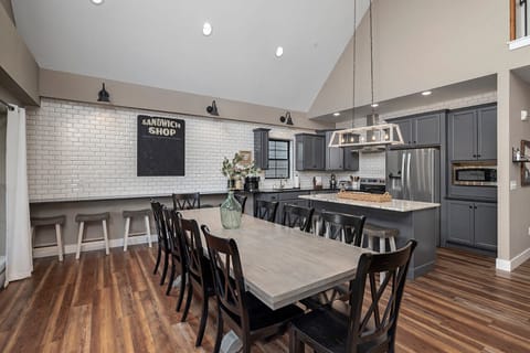 Spacious Kitchen/Dining Area with plenty of seating