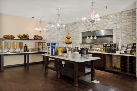 Dinner served, American cuisine