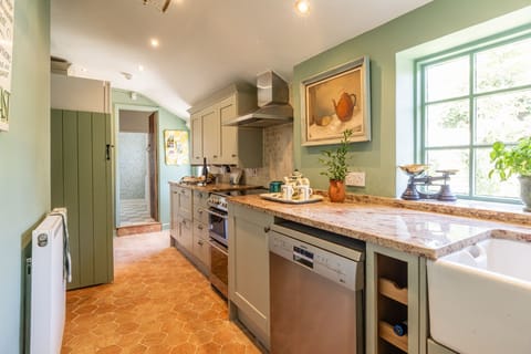 Pear Tree Cottage Bourton Kitchen - StayCotswold