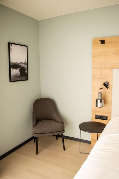 In-room safe, individually furnished, soundproofing, free WiFi