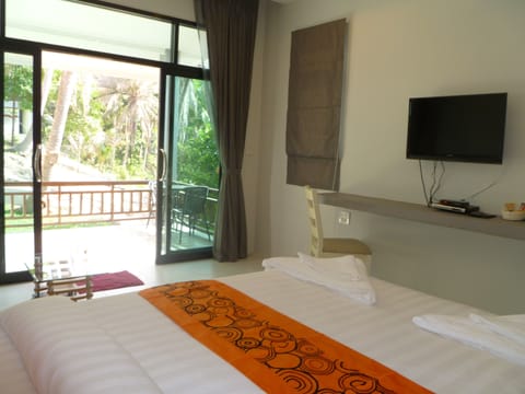 Villa, 1 Double Bed, Garden View | Minibar, in-room safe, desk, blackout drapes