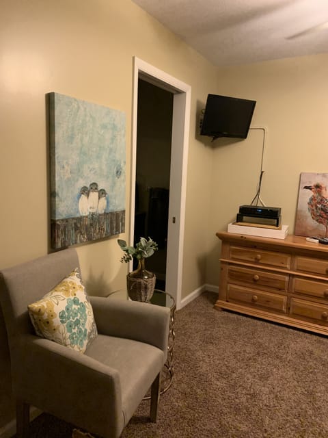 Guest Suite (2nd Floor)