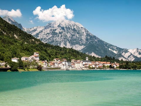 Water, Sky, Cloud, Mountain, Water Resources, Building, Nature, Lake, Coastal And Oceanic Landforms, Tree