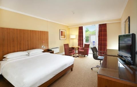 Standard Double Room | In-room safe, laptop workspace, blackout drapes, iron/ironing board